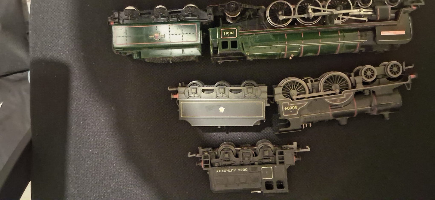 HORNBY OO GAUGE R.552 BR 4-6-2 LOCOMOTIVE OLIVER CROMWELL 70013 MADE IN GREAT BR